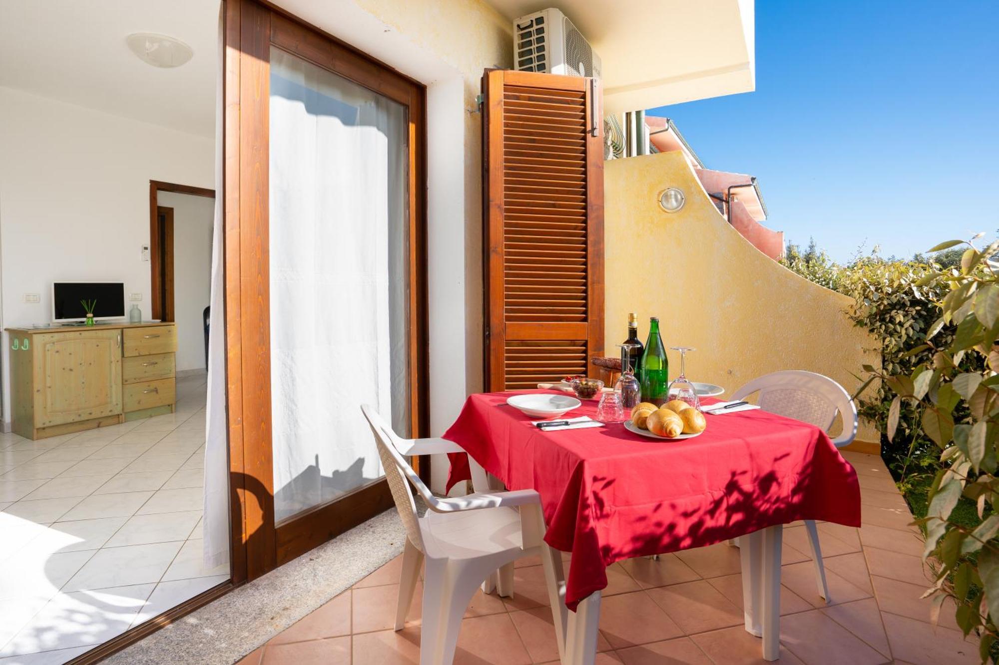 Aparthotel Il Borgo Di Badesi Exterior foto