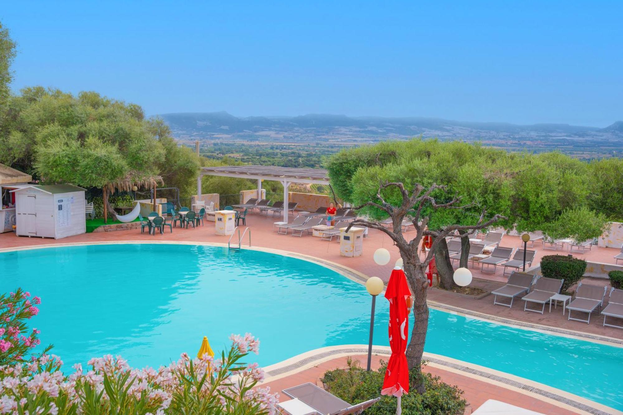 Aparthotel Il Borgo Di Badesi Exterior foto
