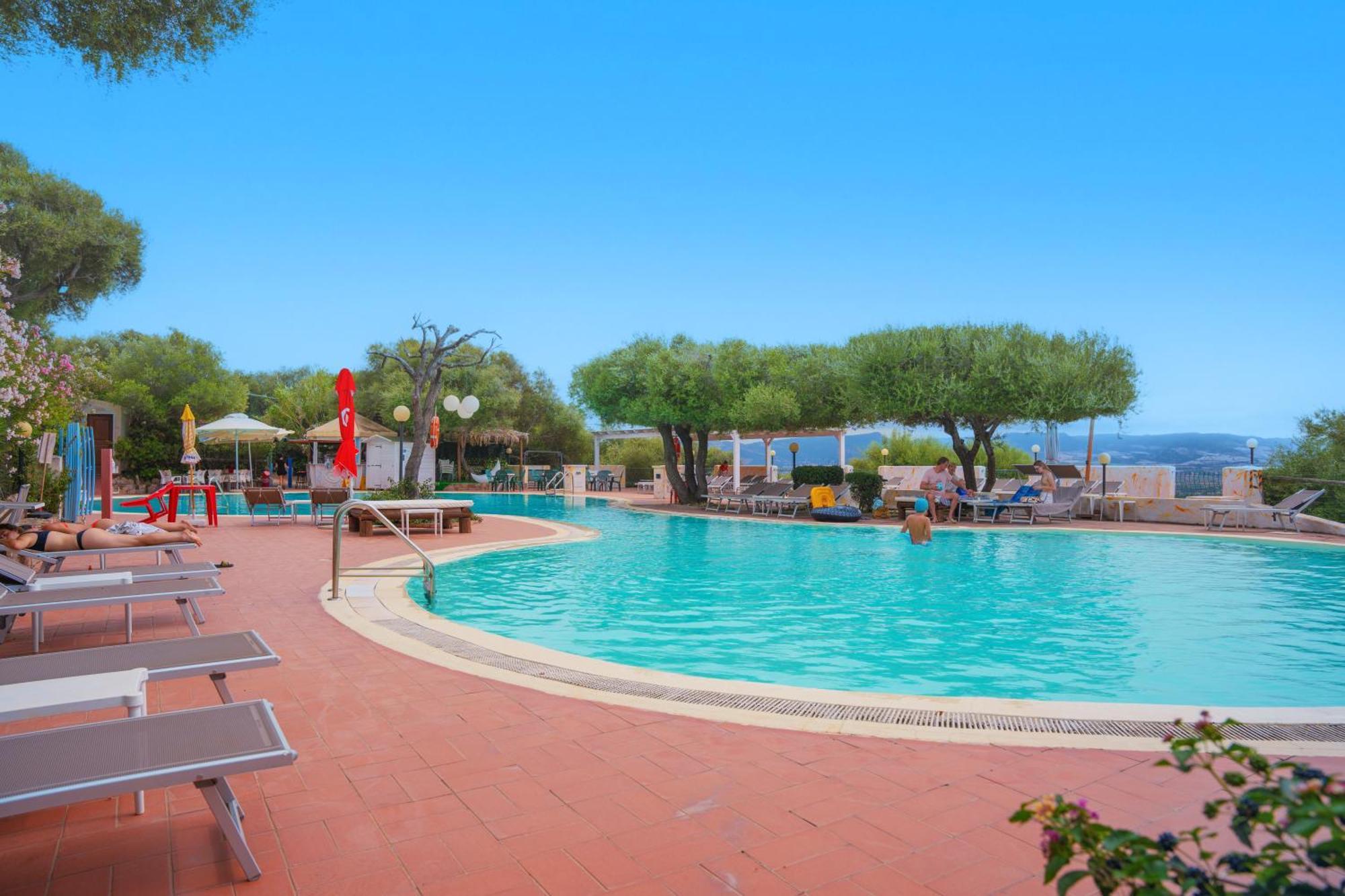 Aparthotel Il Borgo Di Badesi Exterior foto