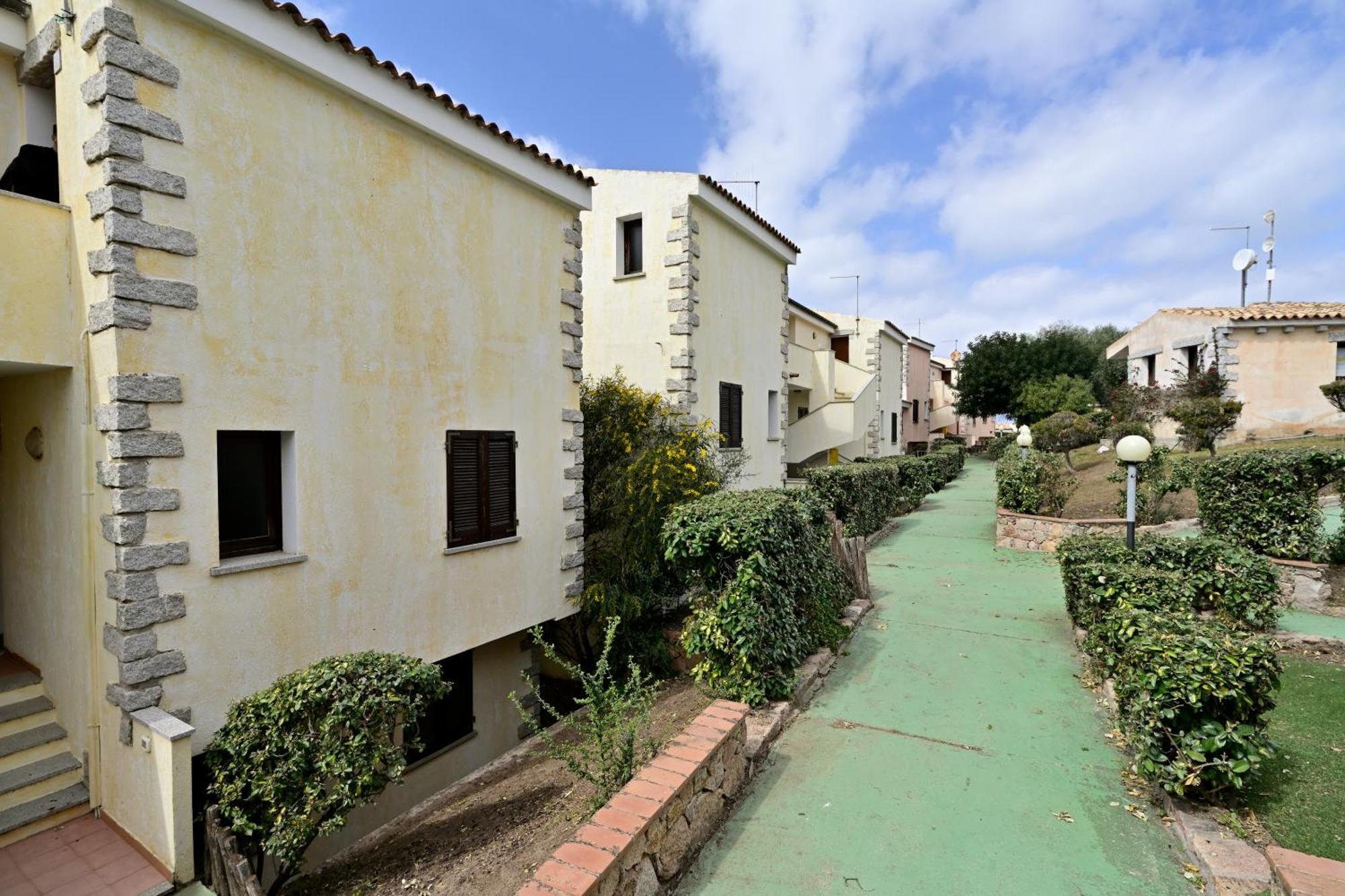 Aparthotel Il Borgo Di Badesi Exterior foto